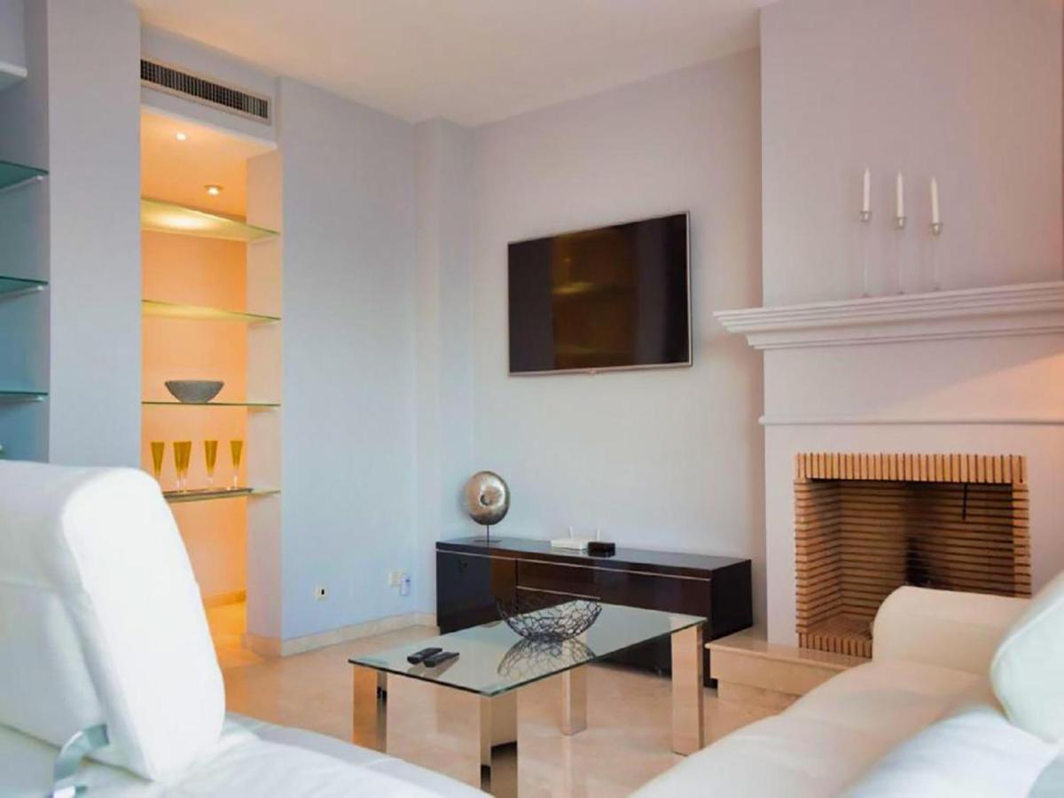 Beachfront Penthouse Marbella, Rio Real Playa Apartamento *